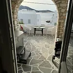 Flora In Paros 纳乌萨