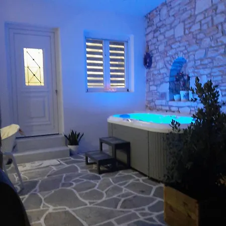 Apartmán Flora In Paros Nausa