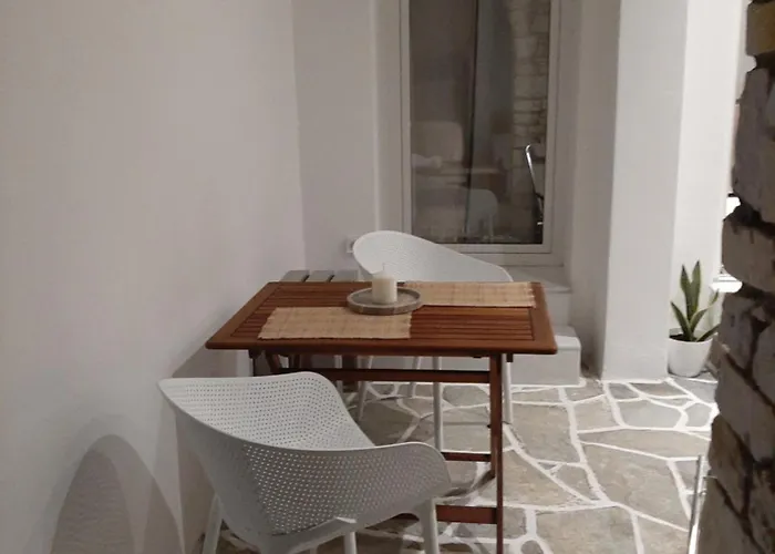 Apartamento Flora In Paros