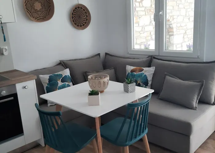 Flora In Paros * Naousa